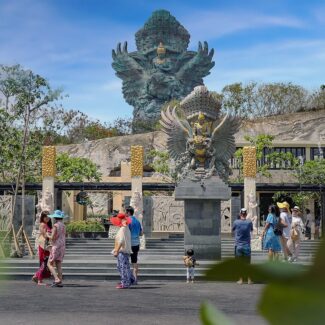 Penampakan patung GWK Bali dari Tirta Amertha